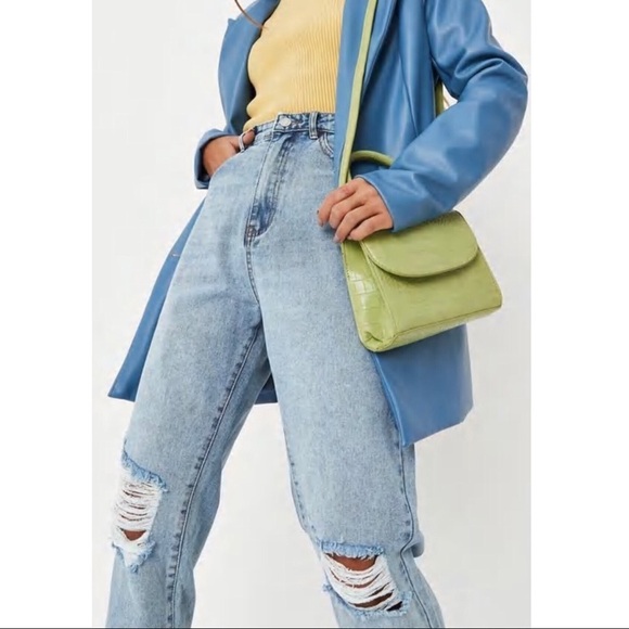 Misguided Riot Distressed High Rise Mom Jean Light Wash 4 - Picture 2 of 6